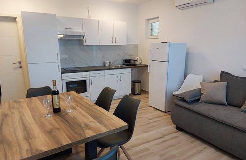 Mundanije Apartment | One bedroom apartment with terrace Mundanije, Rab (A-4953-b)