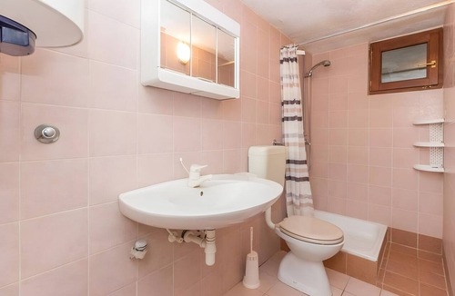 Tkon Apartment | One-Bedroom Apartment with Mountain View, Wi-Fi, and Air Conditioning