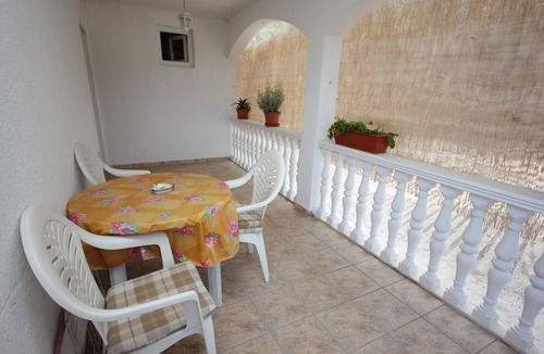 Cove Rogacic Apartment | One bedroom apartment with terrace Vis (A-8531-f)