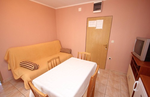 Cove Rogacic Apartment | One bedroom apartment with terrace Vis (A-8531-f)