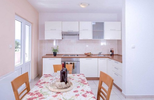 Vrboska Apartment | One Bedroom Luxury Apartment with Balcony and Sea View 1