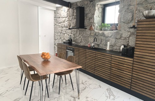 Opatija House | Opatija 2BR + 2BA Rooftop Terrace Loft steps to Slatina Beach