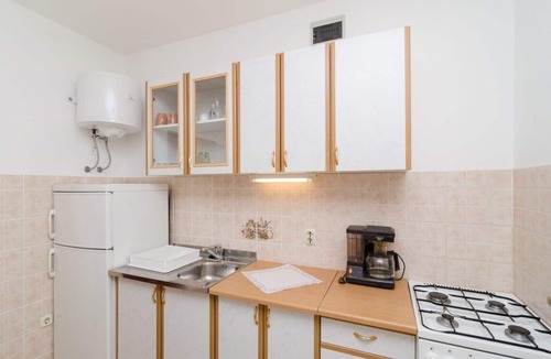 Mljet Apartment | Palma 1BR apartment with balcony and sea view