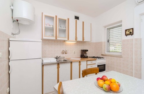 Mljet Apartment | Palma 1BR apartment with balcony and sea view