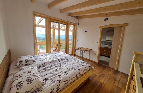 Kamnje Cottage | Panorama.