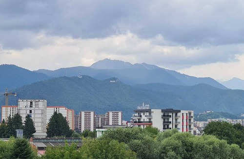 Tractorul Apartment | Panoramic Apartment w. private parking
