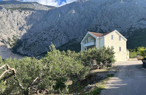 Bast House | Panoramic Sea View Villa in Bast, near Baska Voda - Pool, Sports Court, BBQ & Starlink