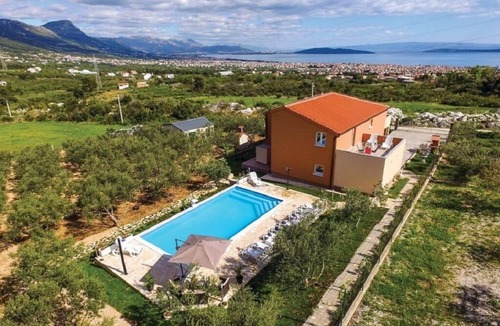 Rudine Villa | Party house