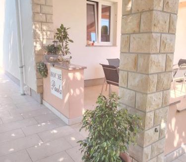 Mundanije Apartment | Paula Apartmani