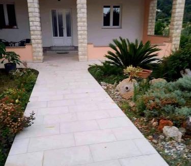Mundanije Apartment | Paula Apartmani