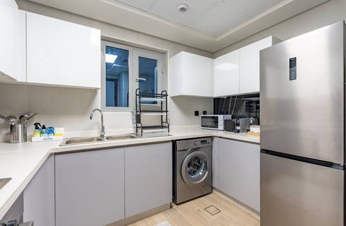 Khor Fakkan Apartment | Peaceful 1BR, Just a Short Drive from Khorfakkan Waterfall and Al Rafisah Dam