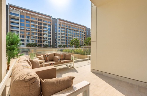 Khor Fakkan Apartment | Peaceful 1BR, Just a Short Drive from Khorfakkan Waterfall and Al Rafisah Dam