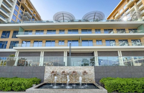 Khor Fakkan Apartment | Peaceful 1BR, Just a Short Drive from Khorfakkan Waterfall and Al Rafisah Dam