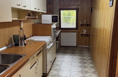 Barnova Cabin | Peaceful Cabin in Bârnova near Iași – Garden, BBQ,