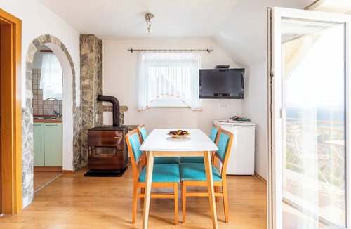 Semic Apartment | Peaceful paradise among vineyards with charming balcony view. River Kolpa nearby
