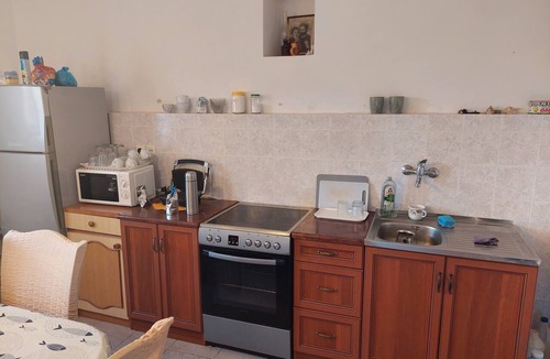 Zena Glava House | Peaceful Two Bedroom Stone House in the Heart of Vis Island