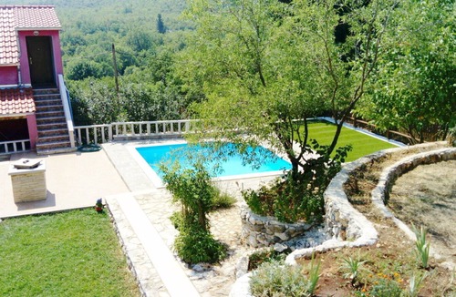 Donji Dolac House | Peacefull place in the countryside. Has all privacy you need on your vacation.