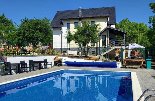 Podeni House | Pensiunea Casa Dacilor