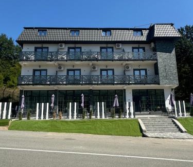 Dubova House | Pensiunea Ciucar Dubova