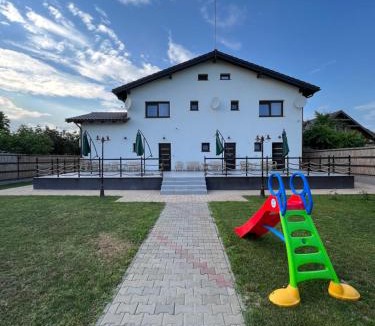 Crisan House | Pensiunea Izora