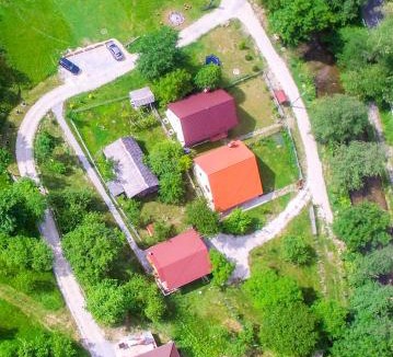 Orastioara de Sus House | Pensiunea Lupul Dacic