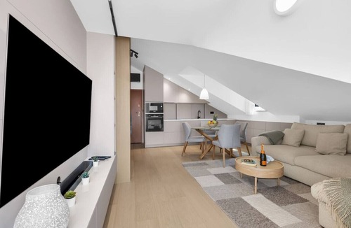 Gorinka Apartment | Penthouse Nikolina-50m to beach!