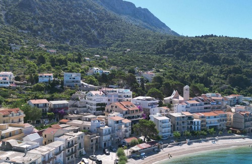 Drasnice Apartment | Penthouse villa Soll for 9 person 100m from Sea,in small place Drašnice