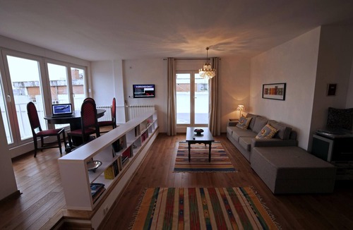 Novi Beograd Apartment | Penthousewohnung mit großer Terrasse in zentraler Lage by Interhome