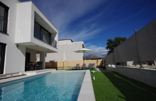 Rudine Villa | PERISKA Home