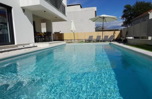 Rudine Villa | PERISKA Home
