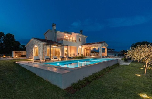 Sveti Lovrec House | Pet Friendly Home In Sveti Lovrec