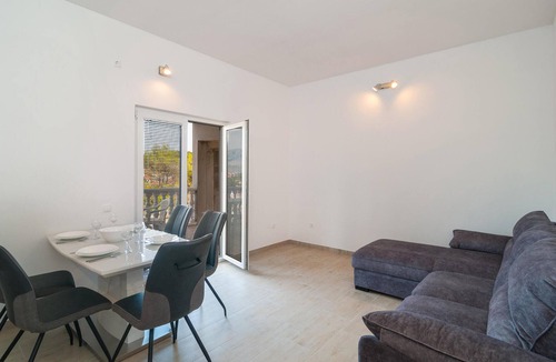 Splitska Apartment | Pet friendly apartment in Supetar-Splitska