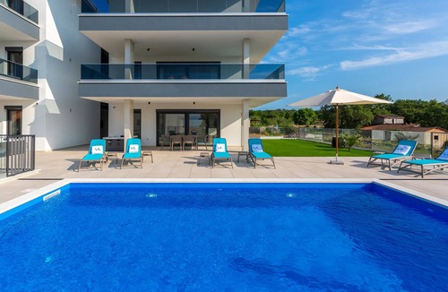 Milcetici Apartment | Pet friendly apartment in Malinska
