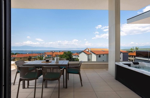 Milcetici Apartment | Pet friendly apartment in Malinska