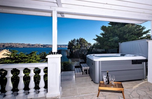 Cesarica Apartment | Pet friendly apartment in Ribarica