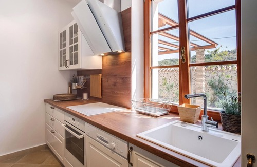 Mali Losinj House | Pet friendly home in Sveti Jakov