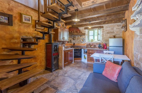 Momjan House | Pet friendly home in Buje