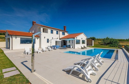 Vrh House | Pet friendly home in Buzet