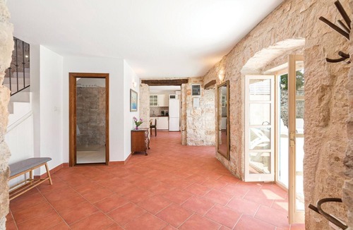Kringa House | Pet friendly home in Kringa