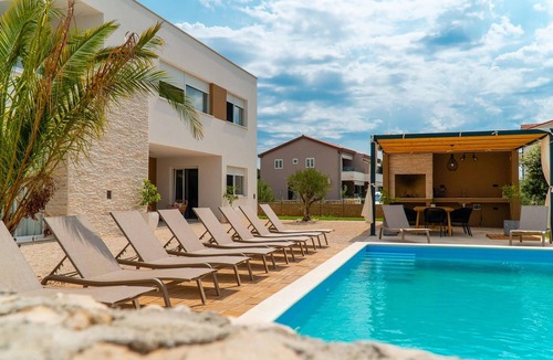 Kolan House | Pet friendly home in Mandre