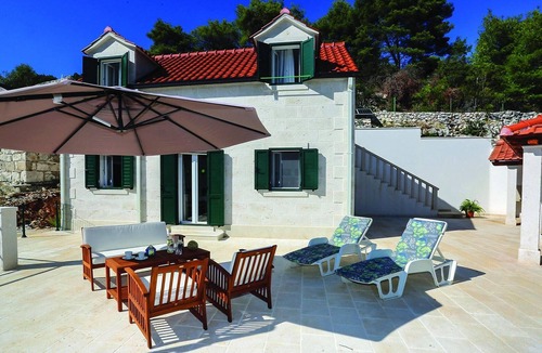 Pucisca House | Pet friendly home in Pucisca with WiFi
