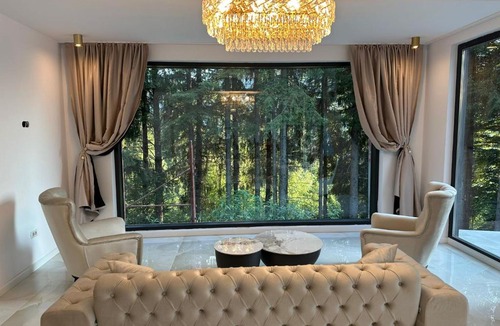 Zavoi Ski Chalet | Pine Hill 2