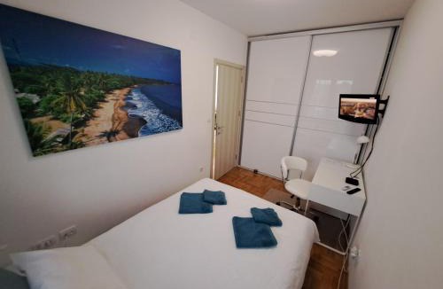 Banjica Apartment | Plavi Paun Apartman