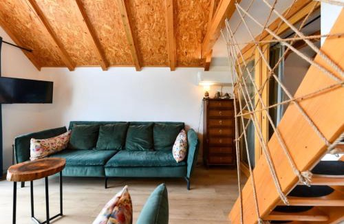 Barilovic House | Plivanje u zalazak sunca - Three Bedroom House