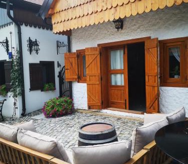 Knezevi Vinogradi Ski Chalet | PodRoom Irena