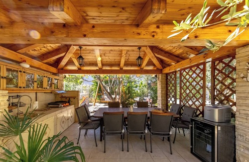 Kostrena Apartment | Pool and Garden Apartment Hortenzija 5, Kostrena, Croatia