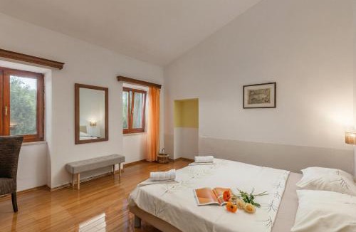 Trgetari House | Pool House in Greenery near Trget - Happy Rentals