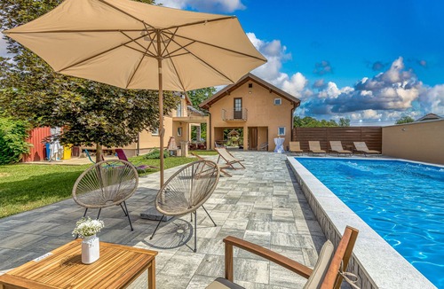 Kravarsko House | Pool & Sauna Countryside Retreat Klara, Velika Buna, Croatia