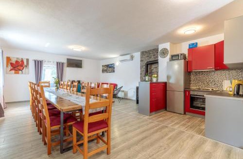 Kravarsko House | Pool & Sauna Countryside Retreat Klara - Happy Rentals
