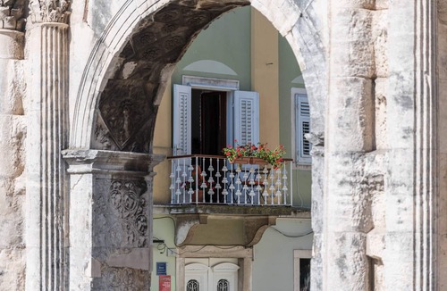Pula Apartment | Porta Aurea apartment! Romantic balcony with a wonderful view!